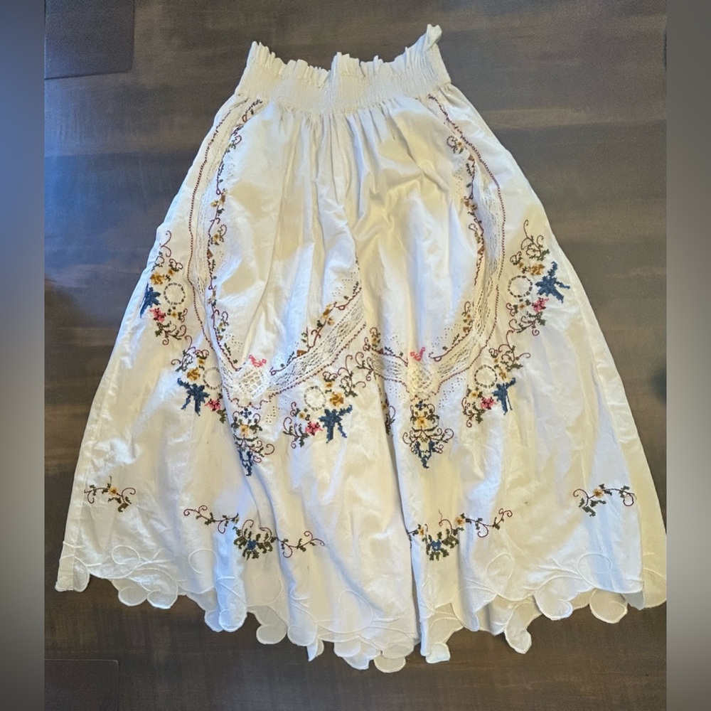 NWOT Anthropologie Embroidered Culottes